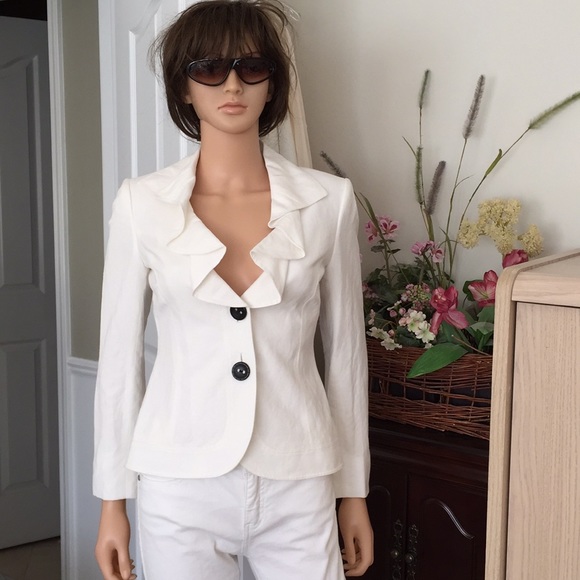 Tahari Jackets & Blazers - Tahari Arthur Levine white blazer